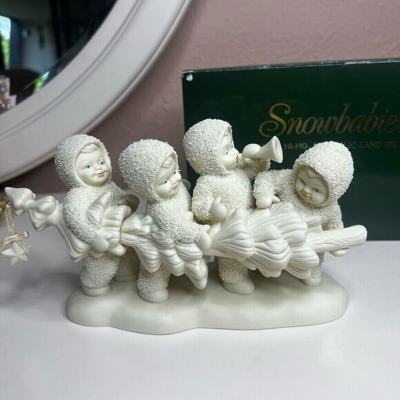 Snowbabies Hi-Ho Hi-Ho to Frolic Land We Go - Picture 1 of 16